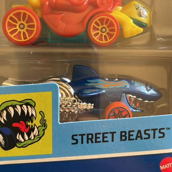 Hot Wheels Street Beasts 5 Pack HLY77 2023 New! - Picture 6 of 9